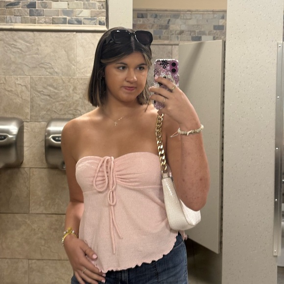 Meet your Posher, Kyleigh - Picture 3 of 3